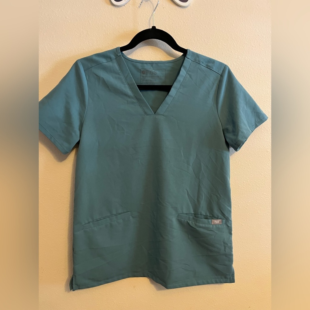 Pre-Owned 
Figs 
Casma Three Pockets Scrub Top